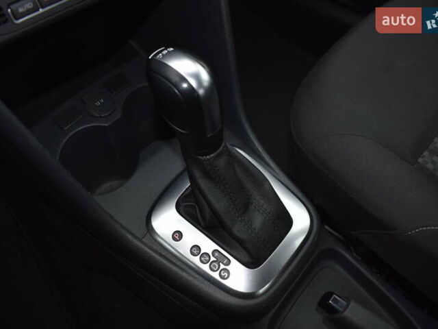 Сірий Фольксваген Поло, об'ємом двигуна 1.39 л та пробігом 156 тис. км за 9800 $, фото 22 на Automoto.ua