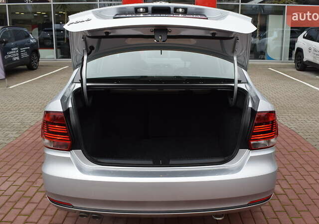 Сірий Фольксваген Поло, об'ємом двигуна 1.39 л та пробігом 156 тис. км за 9800 $, фото 9 на Automoto.ua