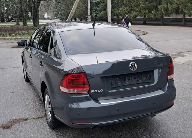 Серый Фольксваген Поло, объемом двигателя 1.6 л и пробегом 83 тыс. км за 8900 $, фото 6 на Automoto.ua
