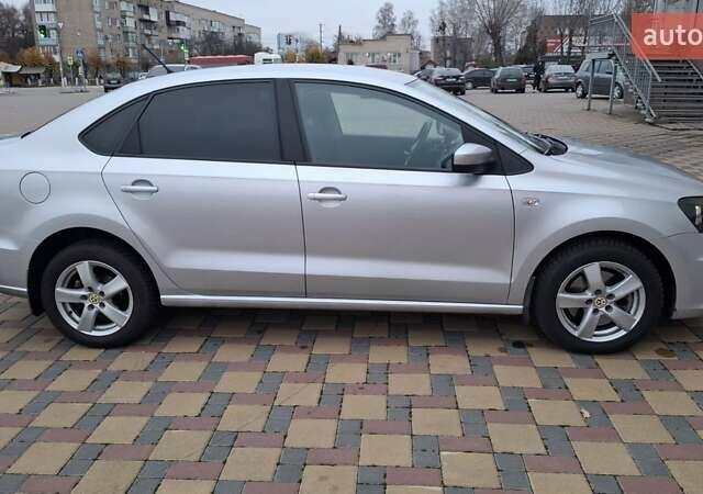 Серый Фольксваген Поло, объемом двигателя 1.4 л и пробегом 82 тыс. км за 10000 $, фото 5 на Automoto.ua