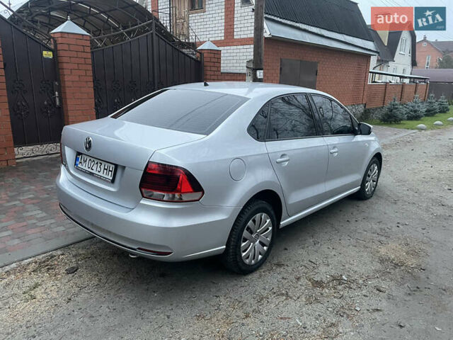 Сірий Фольксваген Поло, об'ємом двигуна 1.4 л та пробігом 115 тис. км за 10600 $, фото 5 на Automoto.ua