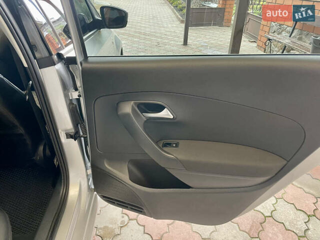 Сірий Фольксваген Поло, об'ємом двигуна 1.4 л та пробігом 113 тис. км за 10600 $, фото 11 на Automoto.ua