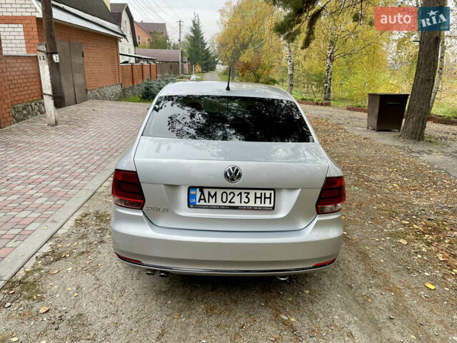 Сірий Фольксваген Поло, об'ємом двигуна 1.4 л та пробігом 113 тис. км за 10600 $, фото 3 на Automoto.ua
