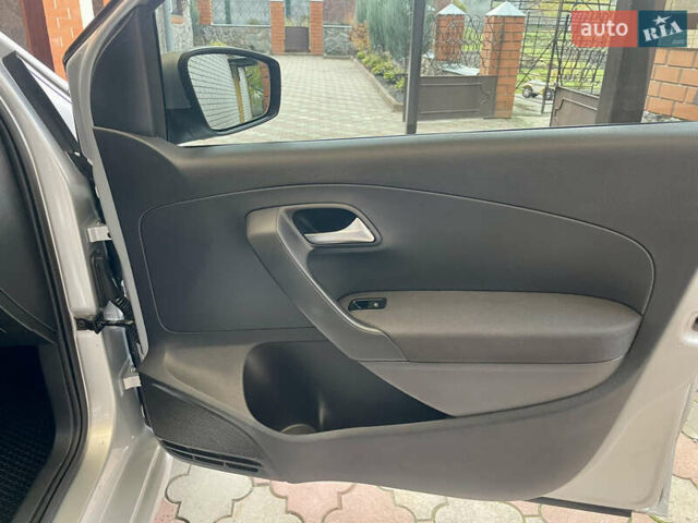 Сірий Фольксваген Поло, об'ємом двигуна 1.4 л та пробігом 113 тис. км за 10600 $, фото 15 на Automoto.ua