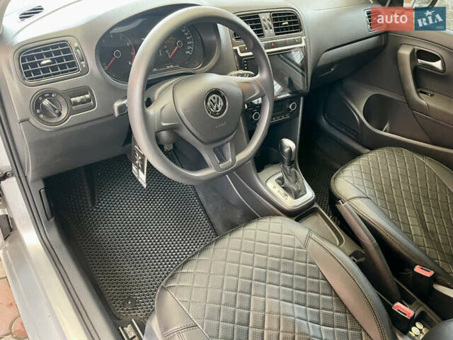 Сірий Фольксваген Поло, об'ємом двигуна 1.4 л та пробігом 115 тис. км за 10600 $, фото 12 на Automoto.ua