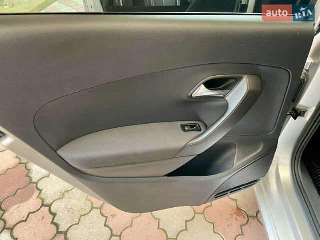 Сірий Фольксваген Поло, об'ємом двигуна 1.4 л та пробігом 113 тис. км за 10600 $, фото 13 на Automoto.ua
