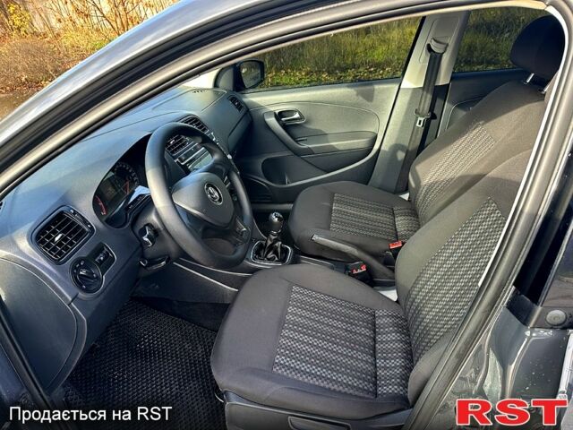 Сірий Фольксваген Поло, об'ємом двигуна 1.6 л та пробігом 83 тис. км за 8900 $, фото 4 на Automoto.ua