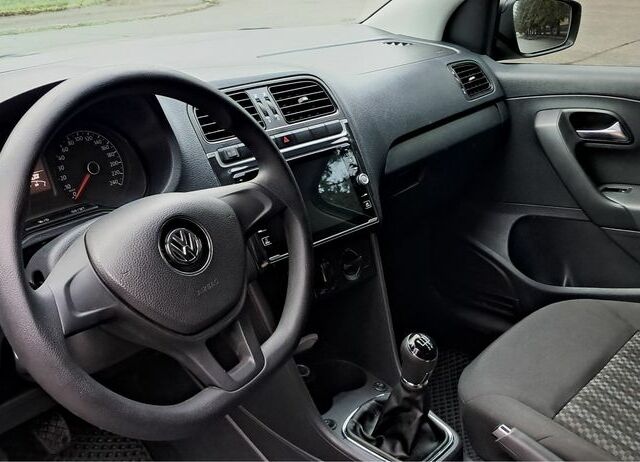 Серый Фольксваген Поло, объемом двигателя 1.6 л и пробегом 83 тыс. км за 8900 $, фото 11 на Automoto.ua