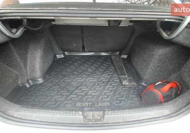 Серый Фольксваген Поло, объемом двигателя 1.4 л и пробегом 82 тыс. км за 10000 $, фото 13 на Automoto.ua