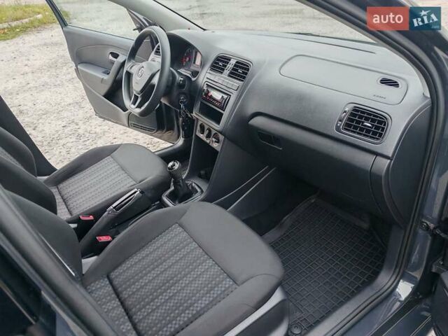 Сірий Фольксваген Поло, об'ємом двигуна 1.6 л та пробігом 143 тис. км за 8850 $, фото 12 на Automoto.ua