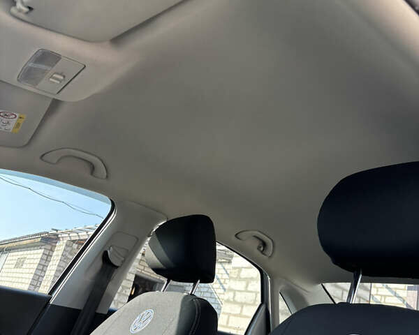 Серый Фольксваген Поло, объемом двигателя 1.4 л и пробегом 64 тыс. км за 11000 $, фото 5 на Automoto.ua