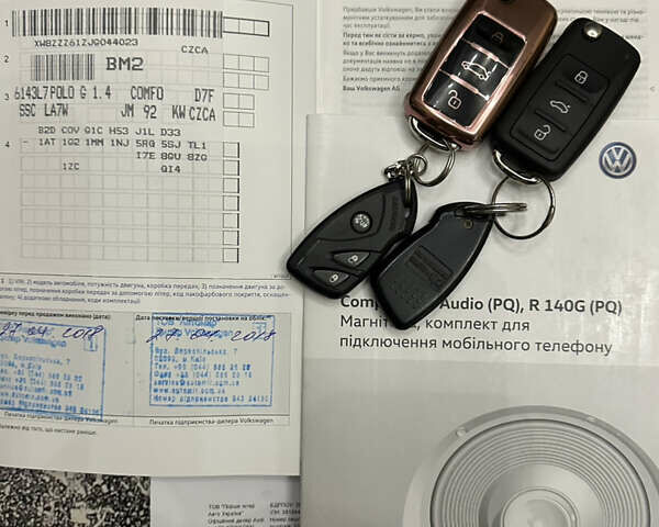 Серый Фольксваген Поло, объемом двигателя 1.39 л и пробегом 117 тыс. км за 10950 $, фото 41 на Automoto.ua