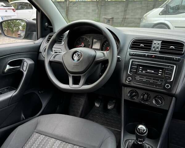 Серый Фольксваген Поло, объемом двигателя 1.6 л и пробегом 160 тыс. км за 8650 $, фото 11 на Automoto.ua