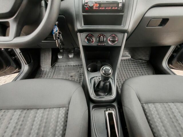 Сірий Фольксваген Поло, об'ємом двигуна 1.6 л та пробігом 143 тис. км за 8900 $, фото 7 на Automoto.ua