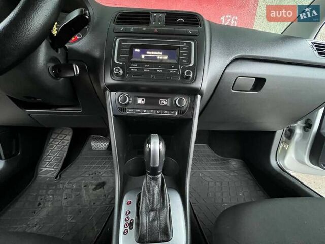 Серый Фольксваген Поло, объемом двигателя 1.4 л и пробегом 71 тыс. км за 10700 $, фото 5 на Automoto.ua