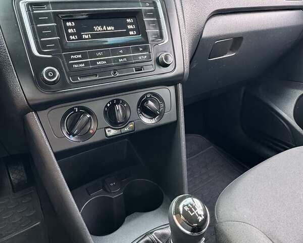 Серый Фольксваген Поло, объемом двигателя 1.6 л и пробегом 160 тыс. км за 8650 $, фото 19 на Automoto.ua