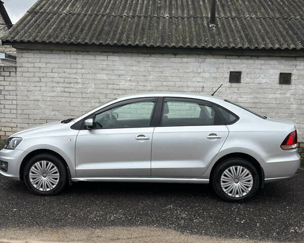 Серый Фольксваген Поло, объемом двигателя 1.4 л и пробегом 64 тыс. км за 11000 $, фото 2 на Automoto.ua