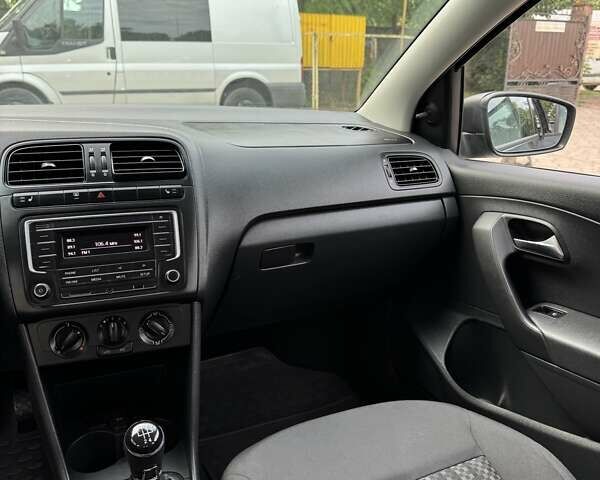 Серый Фольксваген Поло, объемом двигателя 1.6 л и пробегом 160 тыс. км за 8650 $, фото 12 на Automoto.ua