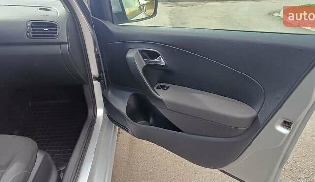 Серый Фольксваген Поло, объемом двигателя 1.4 л и пробегом 152 тыс. км за 10200 $, фото 18 на Automoto.ua