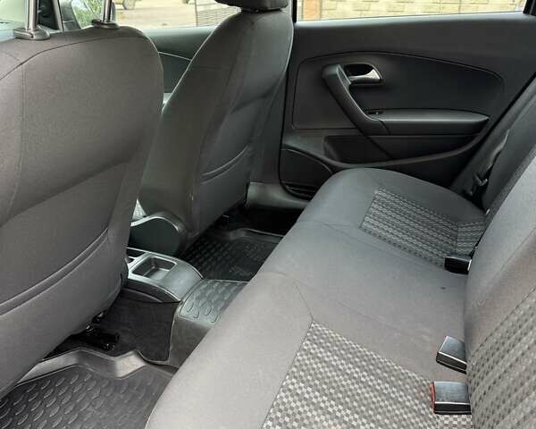 Серый Фольксваген Поло, объемом двигателя 1.6 л и пробегом 160 тыс. км за 8650 $, фото 9 на Automoto.ua