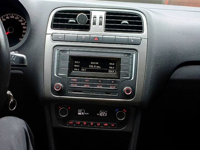 Сірий Фольксваген Поло, об'ємом двигуна 1.4 л та пробігом 68 тис. км за 12000 $, фото 2 на Automoto.ua