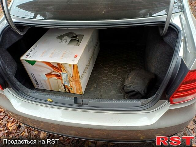 Сірий Фольксваген Поло, об'ємом двигуна 1.4 л та пробігом 68 тис. км за 12000 $, фото 11 на Automoto.ua