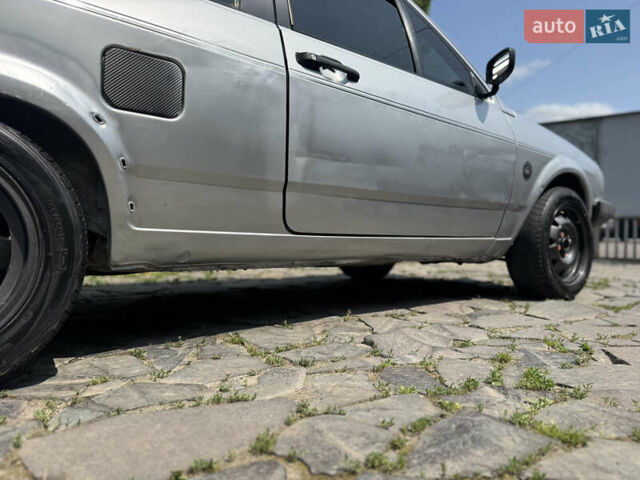 Серый Фольксваген Поло, объемом двигателя 1.3 л и пробегом 170 тыс. км за 900 $, фото 13 на Automoto.ua