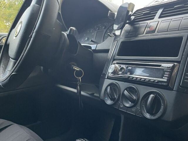 Серый Фольксваген Поло, объемом двигателя 1.4 л и пробегом 280 тыс. км за 3999 $, фото 6 на Automoto.ua