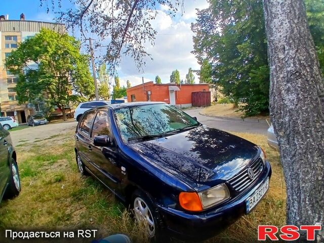 Синий Фольксваген Поло, объемом двигателя 1.3 л и пробегом 75 тыс. км за 1600 $, фото 1 на Automoto.ua