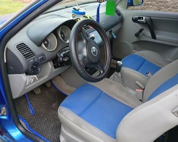 Синий Фольксваген Поло, объемом двигателя 1 л и пробегом 280 тыс. км за 2400 $, фото 2 на Automoto.ua