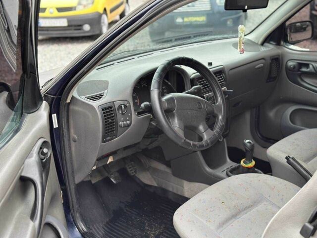 Синий Фольксваген Поло, объемом двигателя 1.4 л и пробегом 254 тыс. км за 1900 $, фото 4 на Automoto.ua