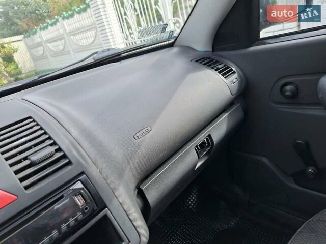 Синий Фольксваген Поло, объемом двигателя 1.4 л и пробегом 249 тыс. км за 2000 $, фото 34 на Automoto.ua