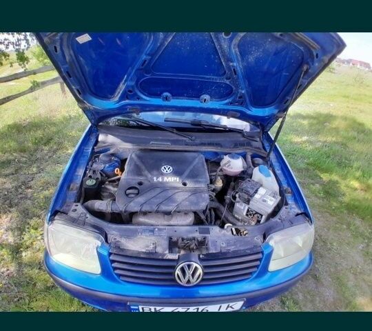 Синий Фольксваген Поло, объемом двигателя 1.4 л и пробегом 270 тыс. км за 2275 $, фото 2 на Automoto.ua