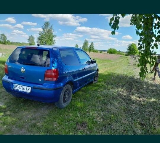Синий Фольксваген Поло, объемом двигателя 1.4 л и пробегом 270 тыс. км за 2275 $, фото 1 на Automoto.ua