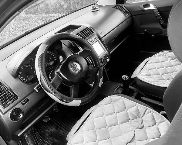 Синий Фольксваген Поло, объемом двигателя 1.2 л и пробегом 332 тыс. км за 3000 $, фото 5 на Automoto.ua