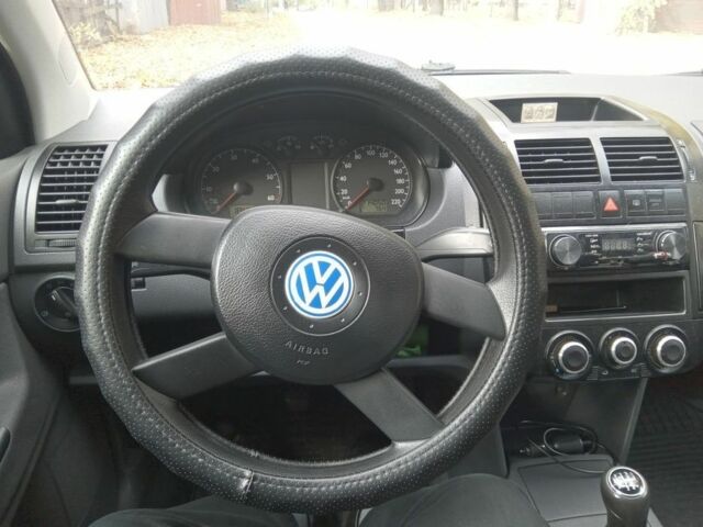 Синій Фольксваген Поло, об'ємом двигуна 1.2 л та пробігом 220 тис. км за 4300 $, фото 6 на Automoto.ua