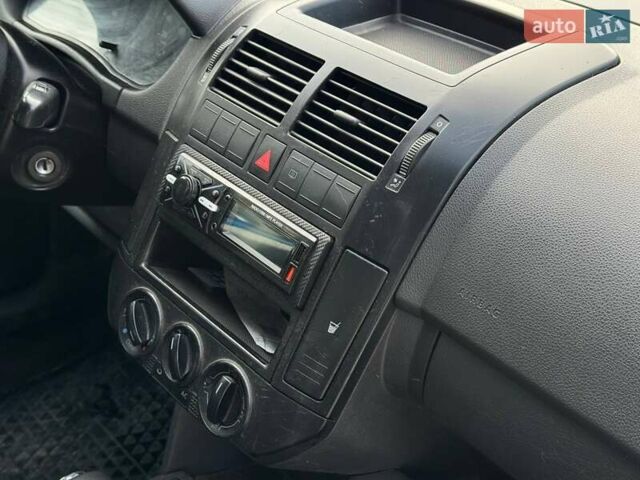 Синий Фольксваген Поло, объемом двигателя 1.39 л и пробегом 263 тыс. км за 3999 $, фото 27 на Automoto.ua