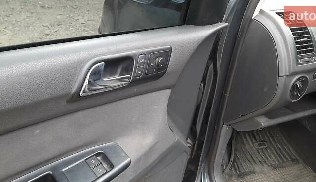 Синий Фольксваген Поло, объемом двигателя 1.4 л и пробегом 230 тыс. км за 3750 $, фото 1 на Automoto.ua