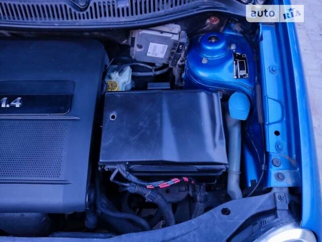 Синій Фольксваген Поло, об'ємом двигуна 1.4 л та пробігом 275 тис. км за 3800 $, фото 17 на Automoto.ua