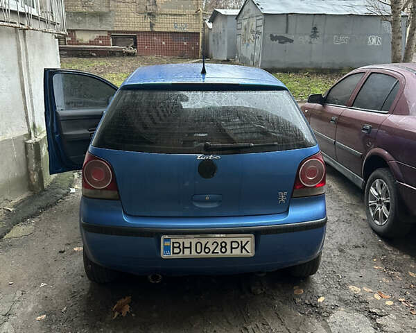 Синий Фольксваген Поло, объемом двигателя 1.4 л и пробегом 225 тыс. км за 3700 $, фото 1 на Automoto.ua
