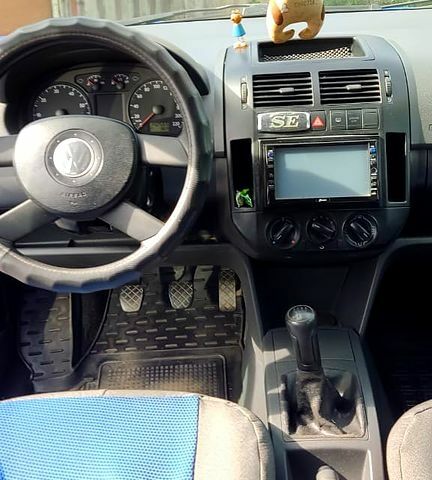 Синий Фольксваген Поло, объемом двигателя 1.2 л и пробегом 142 тыс. км за 4000 $, фото 4 на Automoto.ua