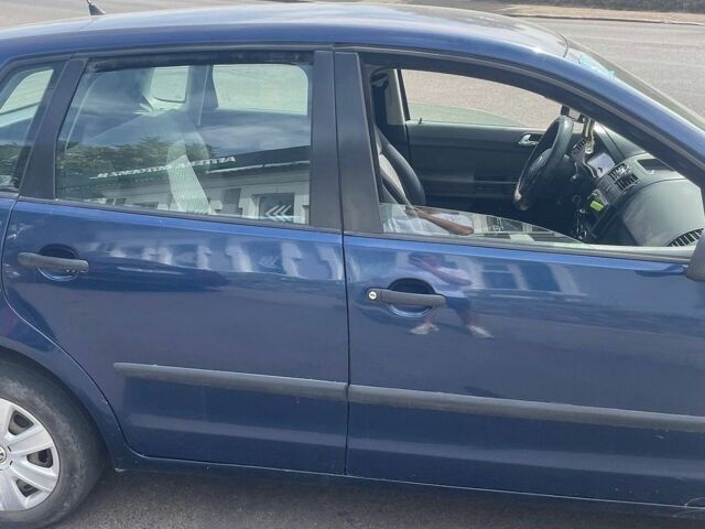 Синій Фольксваген Поло, об'ємом двигуна 1.4 л та пробігом 370 тис. км за 3400 $, фото 7 на Automoto.ua