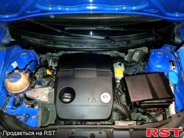 Синий Фольксваген Поло, объемом двигателя 1.2 л и пробегом 142 тыс. км за 4000 $, фото 1 на Automoto.ua