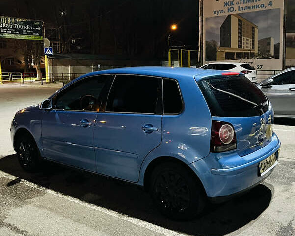 Синий Фольксваген Поло, объемом двигателя 1.39 л и пробегом 273 тыс. км за 4500 $, фото 4 на Automoto.ua