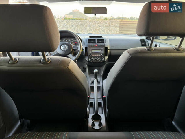 Синій Фольксваген Поло, об'ємом двигуна 1.2 л та пробігом 201 тис. км за 3999 $, фото 28 на Automoto.ua