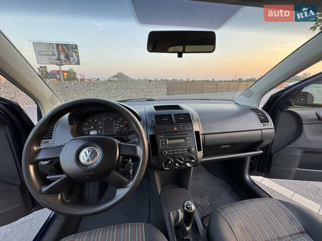 Синій Фольксваген Поло, об'ємом двигуна 1.2 л та пробігом 201 тис. км за 3999 $, фото 24 на Automoto.ua