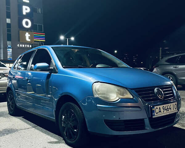 Синий Фольксваген Поло, объемом двигателя 1.39 л и пробегом 273 тыс. км за 4500 $, фото 1 на Automoto.ua