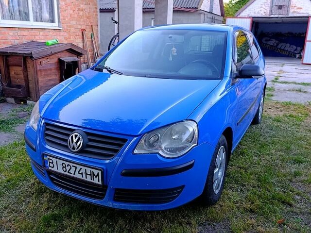 Синий Фольксваген Поло, объемом двигателя 1.4 л и пробегом 323 тыс. км за 3700 $, фото 1 на Automoto.ua