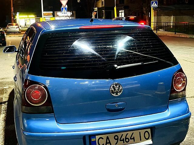 Синий Фольксваген Поло, объемом двигателя 1.4 л и пробегом 273 тыс. км за 4500 $, фото 3 на Automoto.ua