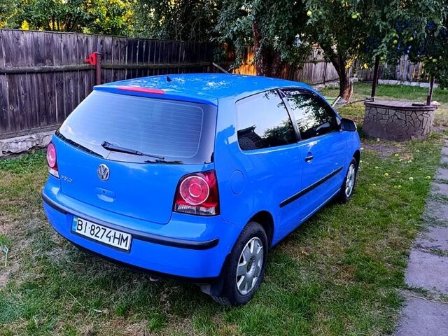 Синий Фольксваген Поло, объемом двигателя 1.4 л и пробегом 323 тыс. км за 3700 $, фото 3 на Automoto.ua